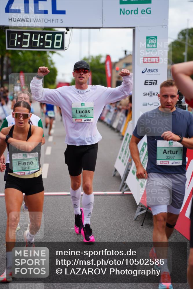 20.09.2026 - PSD Bank Halbmarathon LAZAROV Photography http://msf.ph/oto/10502586 20.09.2026 11:34:58 Ziel 1535, 1632, 1930, 2159, 2308, 2352, 2910, 3267, 4297 meine-sportfotos.de