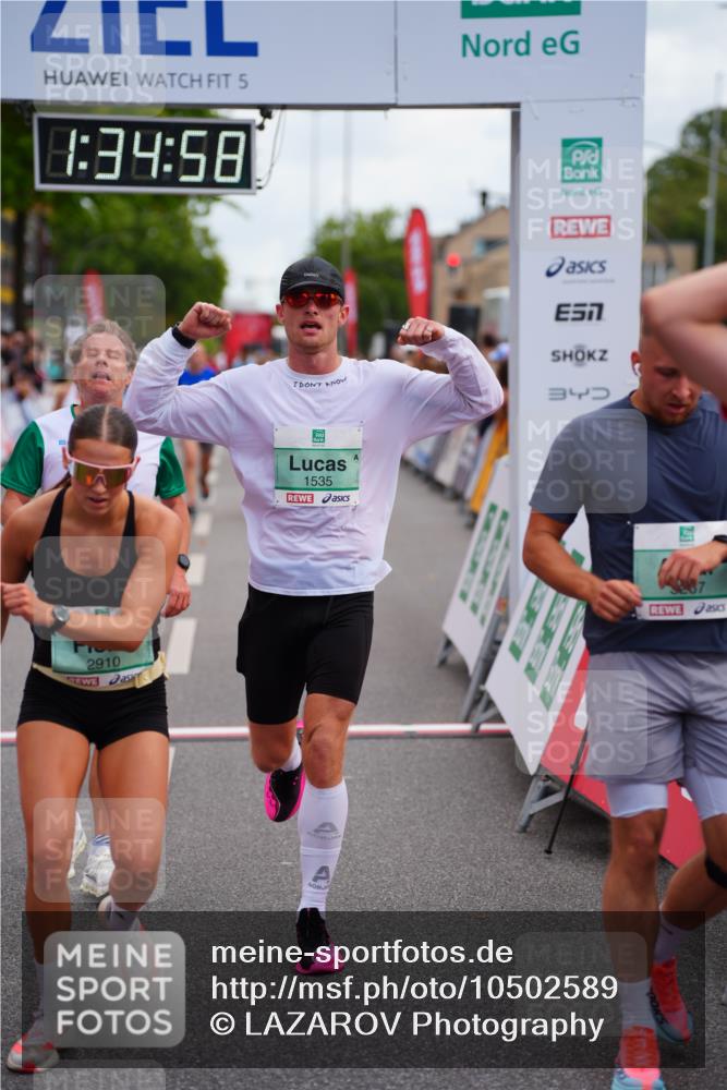 20.09.2026 - PSD Bank Halbmarathon LAZAROV Photography http://msf.ph/oto/10502589 20.09.2026 11:34:58 Ziel 1535, 1632, 1930, 2159, 2308, 2352, 2910, 3267, 4297 meine-sportfotos.de