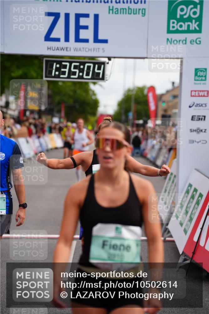 20.09.2026 - PSD Bank Halbmarathon LAZAROV Photography http://msf.ph/oto/10502614 20.09.2026 11:35:04 Ziel 1195, 1327, 1535, 1930, 2159, 2352, 2910, 3267, 4297 meine-sportfotos.de
