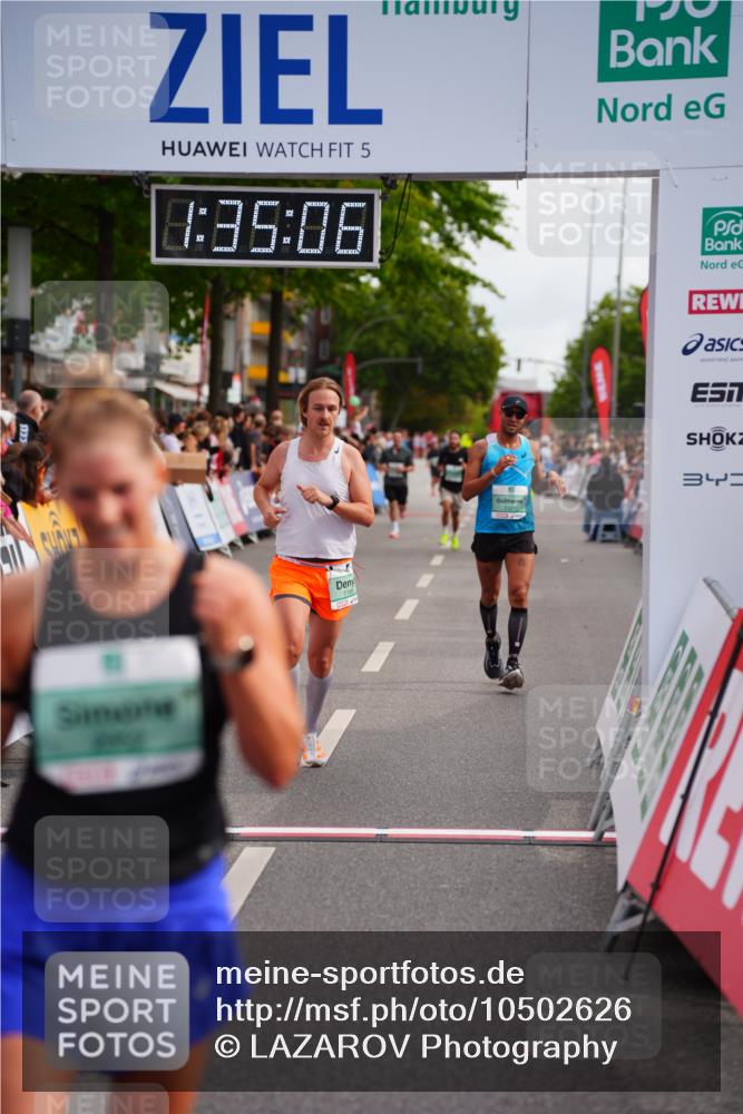 20.09.2026 - PSD Bank Halbmarathon LAZAROV Photography http://msf.ph/oto/10502626 20.09.2026 11:35:06 Ziel 1195, 1327, 1377, 1673, 1930, 2159, 2352 meine-sportfotos.de