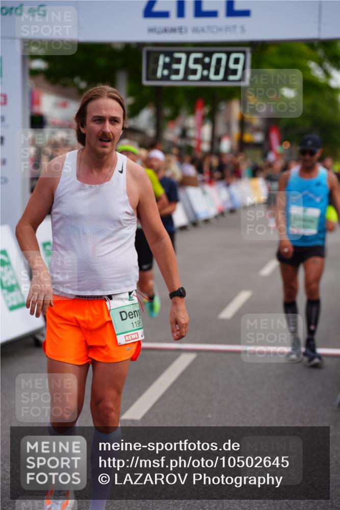 20.09.2026 - PSD Bank Halbmarathon LAZAROV Photography http://msf.ph/oto/10502645 20.09.2026 11:35:09 Ziel 1195, 1327, 1377, 1673, 1930, 2352, 3001, 3067 meine-sportfotos.de