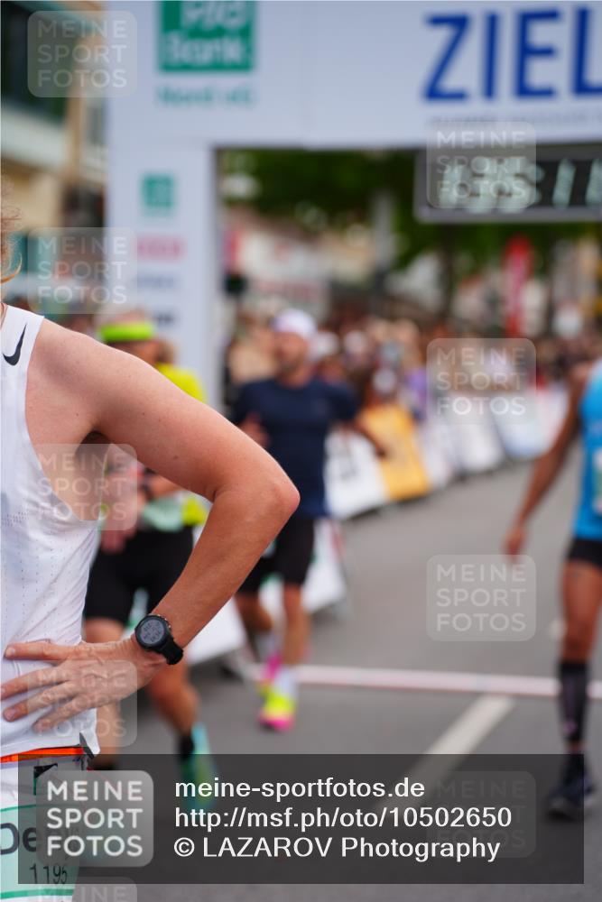 20.09.2026 - PSD Bank Halbmarathon LAZAROV Photography http://msf.ph/oto/10502650 20.09.2026 11:35:11 Ziel 1195, 1327, 1377, 1673, 3001, 3067 meine-sportfotos.de