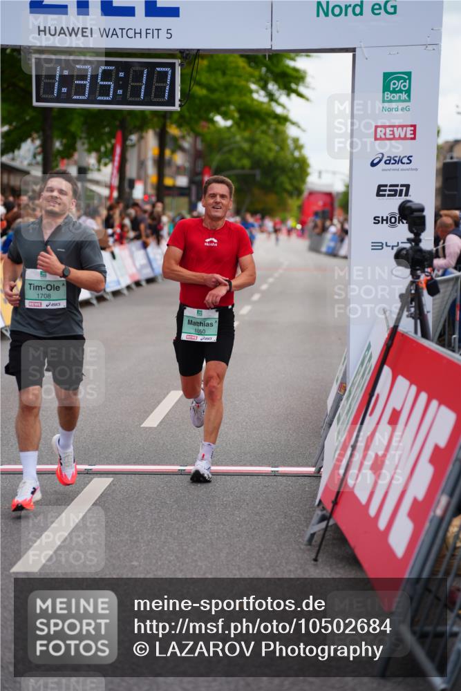 20.09.2026 - PSD Bank Halbmarathon LAZAROV Photography http://msf.ph/oto/10502684 20.09.2026 11:35:16 Ziel 1050, 1327, 1377, 1673, 1708, 3001, 3067 meine-sportfotos.de