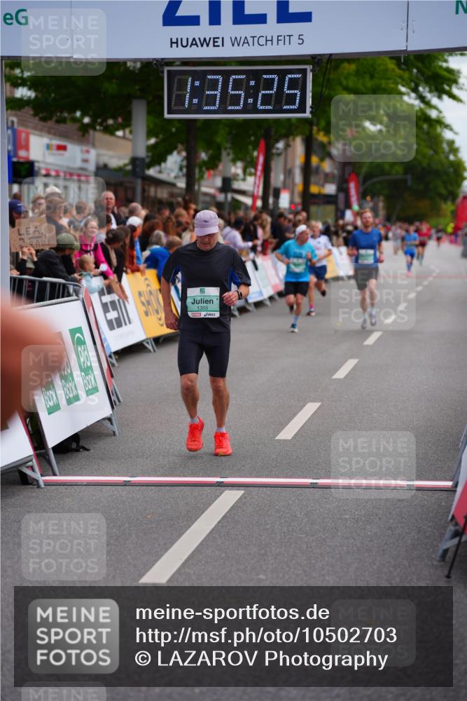 20.09.2026 - PSD Bank Halbmarathon LAZAROV Photography http://msf.ph/oto/10502703 20.09.2026 11:35:25 Ziel 1355, 3878, 4131 meine-sportfotos.de