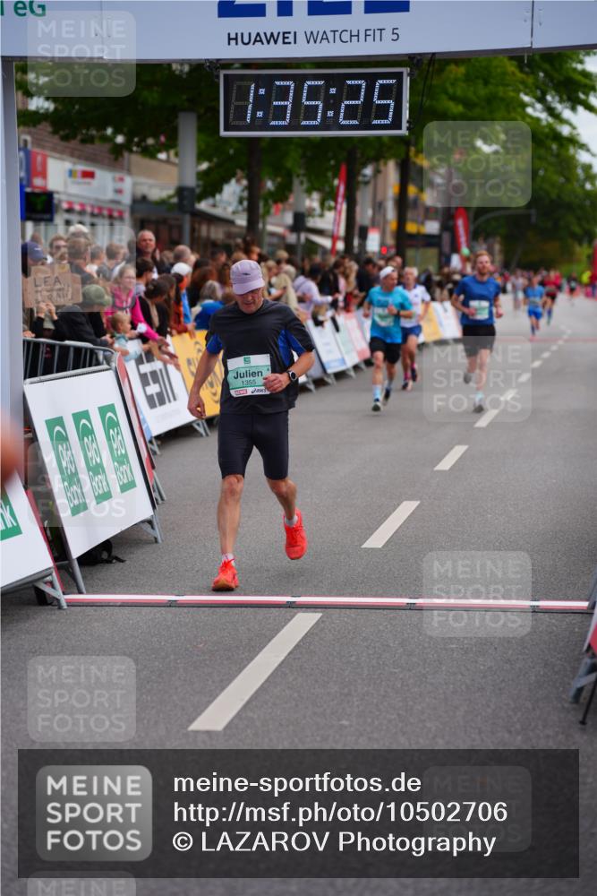 20.09.2026 - PSD Bank Halbmarathon LAZAROV Photography http://msf.ph/oto/10502706 20.09.2026 11:35:25 Ziel 1355, 3878, 4131 meine-sportfotos.de