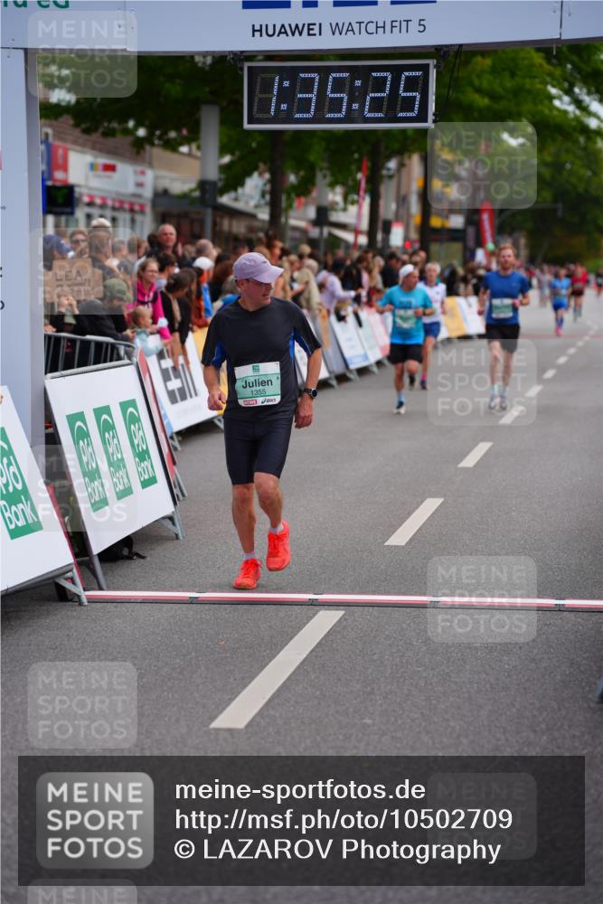 20.09.2026 - PSD Bank Halbmarathon LAZAROV Photography http://msf.ph/oto/10502709 20.09.2026 11:35:25 Ziel 1355, 3878, 4131 meine-sportfotos.de