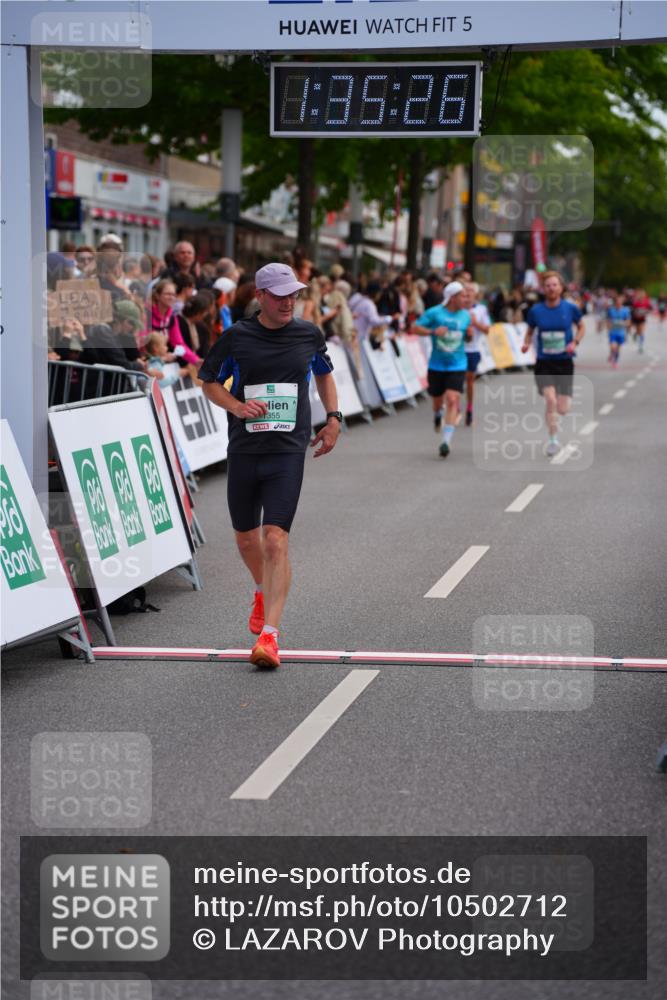 20.09.2026 - PSD Bank Halbmarathon LAZAROV Photography http://msf.ph/oto/10502712 20.09.2026 11:35:25 Ziel 1355, 3878, 4131 meine-sportfotos.de
