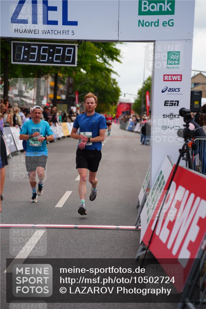 20.09.2026 - PSD Bank Halbmarathon LAZAROV Photography http://msf.ph/oto/10502724 20.09.2026 11:35:28 Ziel 1355, 2525, 3878, 4131 meine-sportfotos.de