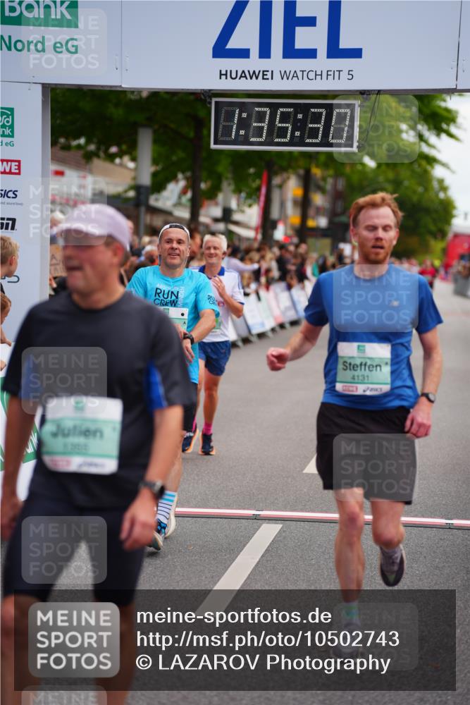 20.09.2026 - PSD Bank Halbmarathon LAZAROV Photography http://msf.ph/oto/10502743 20.09.2026 11:35:30 Ziel 1355, 2525, 3878, 4131 meine-sportfotos.de