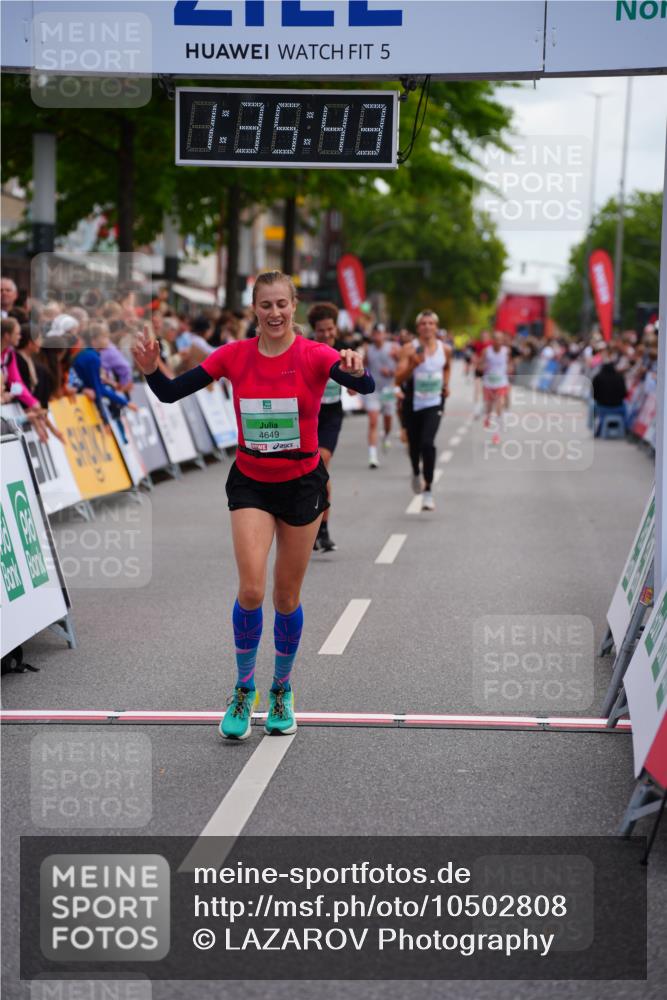 20.09.2026 - PSD Bank Halbmarathon LAZAROV Photography http://msf.ph/oto/10502808 20.09.2026 11:35:43 Ziel 1520, 4075, 4076, 4649 meine-sportfotos.de