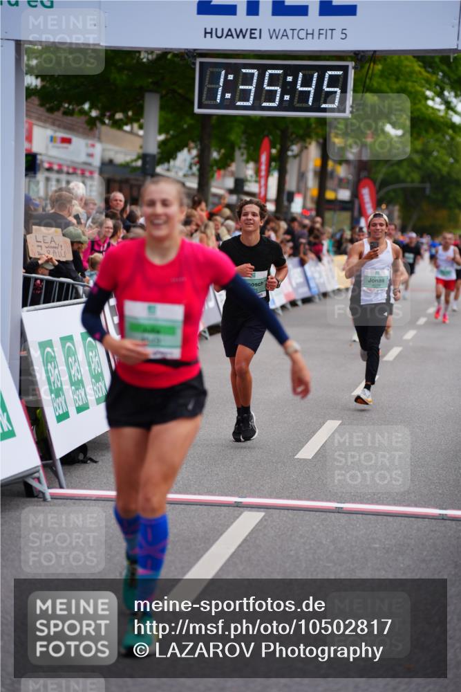 20.09.2026 - PSD Bank Halbmarathon LAZAROV Photography http://msf.ph/oto/10502817 20.09.2026 11:35:45 Ziel 1520, 1614, 4075, 4076, 4649 meine-sportfotos.de