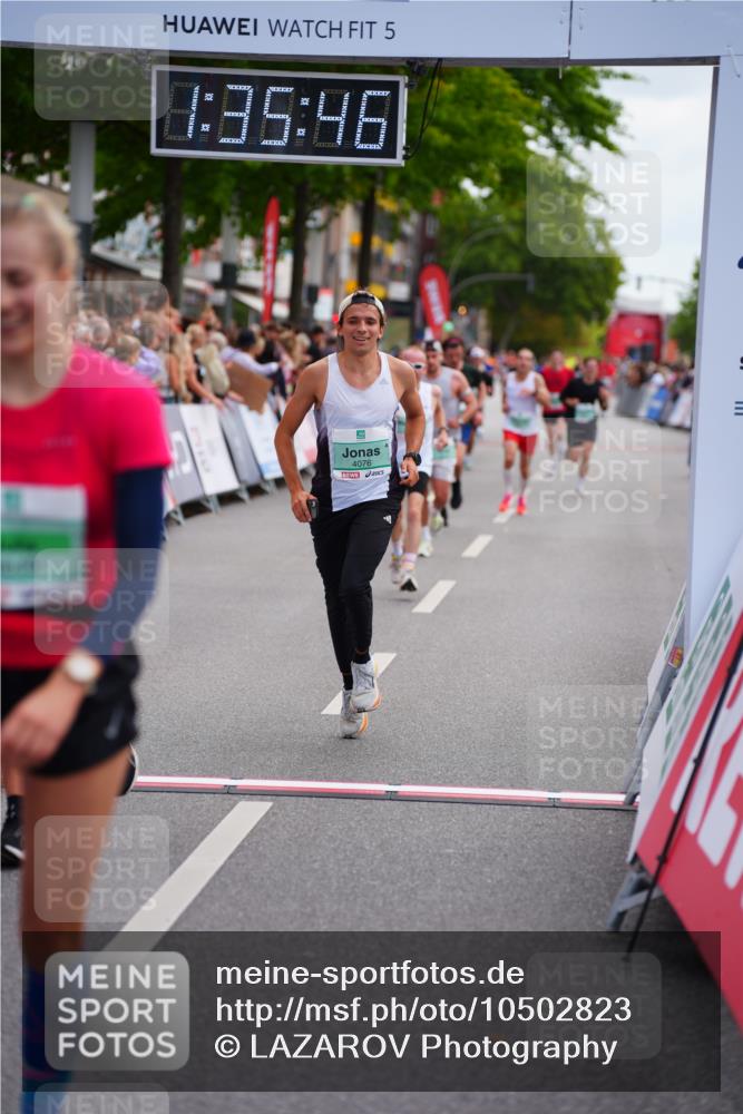 20.09.2026 - PSD Bank Halbmarathon LAZAROV Photography http://msf.ph/oto/10502823 20.09.2026 11:35:46 Ziel 1520, 1614, 2379, 4075, 4076, 4649 meine-sportfotos.de