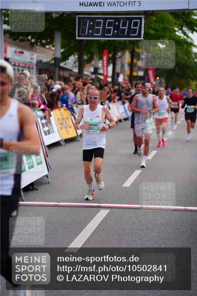 20.09.2026 - PSD Bank Halbmarathon LAZAROV Photography http://msf.ph/oto/10502841 20.09.2026 11:35:48 Ziel 1614, 1693, 2379, 3518, 4075, 4076, 4649, 4705 meine-sportfotos.de