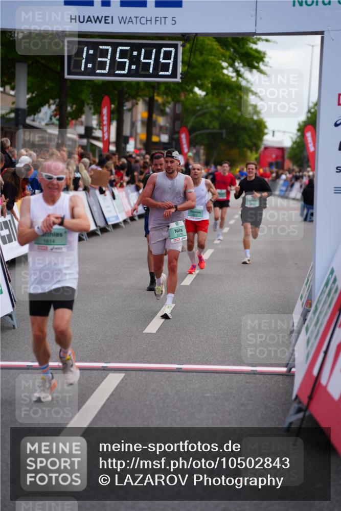 20.09.2026 - PSD Bank Halbmarathon LAZAROV Photography http://msf.ph/oto/10502843 20.09.2026 11:35:49 Ziel 1429, 1614, 1693, 2379, 3518, 4075, 4076, 4649, 4705 meine-sportfotos.de
