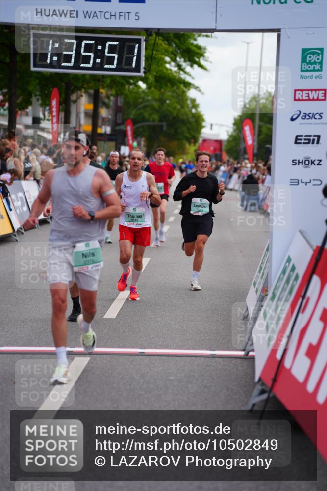 20.09.2026 - PSD Bank Halbmarathon LAZAROV Photography http://msf.ph/oto/10502849 20.09.2026 11:35:51 Ziel 1429, 1614, 1693, 1838, 2244, 2379, 3518, 4075, 4076, 4649, 4705 meine-sportfotos.de