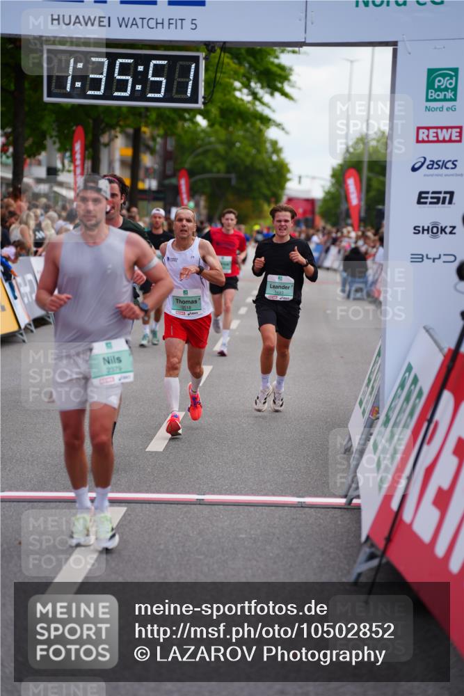 20.09.2026 - PSD Bank Halbmarathon LAZAROV Photography http://msf.ph/oto/10502852 20.09.2026 11:35:51 Ziel 1429, 1614, 1693, 1838, 2244, 2379, 3518, 4075, 4076, 4649, 4705 meine-sportfotos.de
