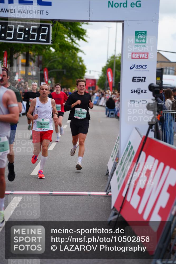 20.09.2026 - PSD Bank Halbmarathon LAZAROV Photography http://msf.ph/oto/10502856 20.09.2026 11:35:51 Ziel 1429, 1614, 1693, 1838, 2244, 2379, 3518, 4075, 4076, 4649, 4705 meine-sportfotos.de