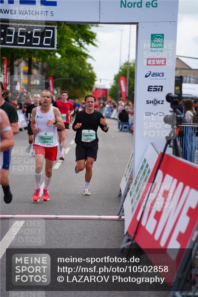 20.09.2026 - PSD Bank Halbmarathon LAZAROV Photography http://msf.ph/oto/10502858 20.09.2026 11:35:51 Ziel 1429, 1614, 1693, 1838, 2244, 2379, 3518, 4075, 4076, 4649, 4705 meine-sportfotos.de