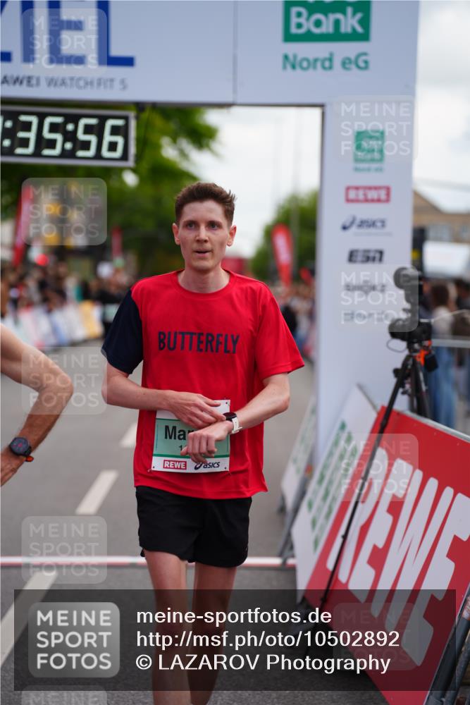 20.09.2026 - PSD Bank Halbmarathon LAZAROV Photography http://msf.ph/oto/10502892 20.09.2026 11:35:56 Ziel 1429, 1614, 1693, 1838, 2244, 2379, 3518, 4705 meine-sportfotos.de