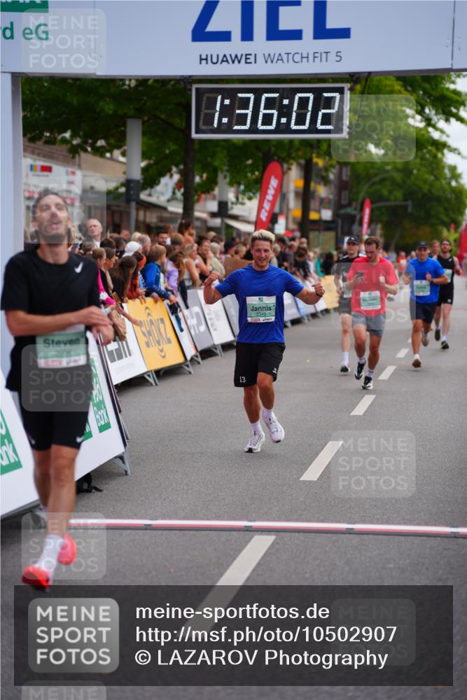 20.09.2026 - PSD Bank Halbmarathon LAZAROV Photography http://msf.ph/oto/10502907 20.09.2026 11:36:02 Ziel 1105, 1739, 1838, 2056, 2244, 2349, 2848 meine-sportfotos.de