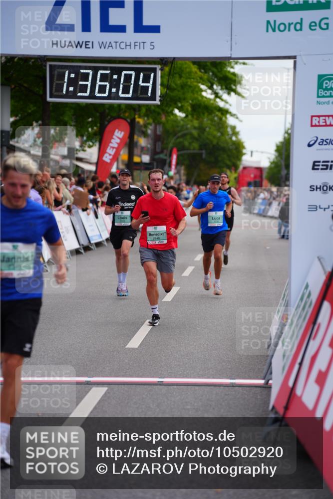 20.09.2026 - PSD Bank Halbmarathon LAZAROV Photography http://msf.ph/oto/10502920 20.09.2026 11:36:03 Ziel 1105, 1739, 2056, 2244, 2349, 2848 meine-sportfotos.de