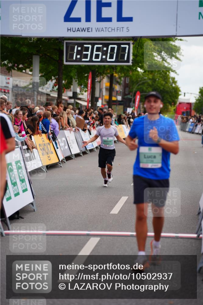 20.09.2026 - PSD Bank Halbmarathon LAZAROV Photography http://msf.ph/oto/10502937 20.09.2026 11:36:07 Ziel 1105, 1739, 1781, 2056, 2349, 2848, 3176, 4500 meine-sportfotos.de
