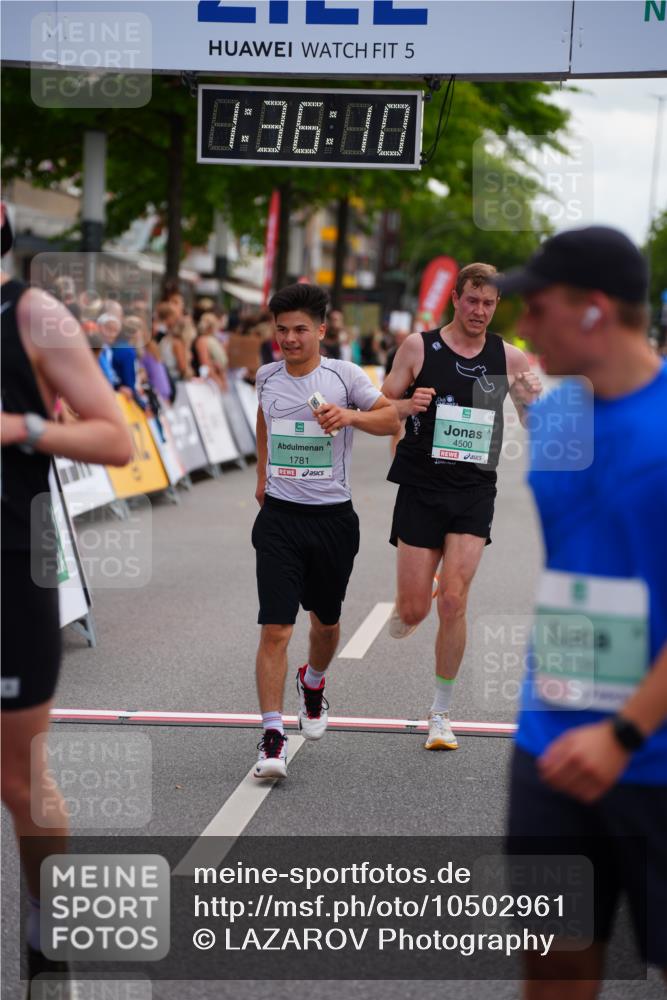 20.09.2026 - PSD Bank Halbmarathon LAZAROV Photography http://msf.ph/oto/10502961 20.09.2026 11:36:10 Ziel 1105, 1739, 1781, 2349, 2848, 3176, 4500 meine-sportfotos.de