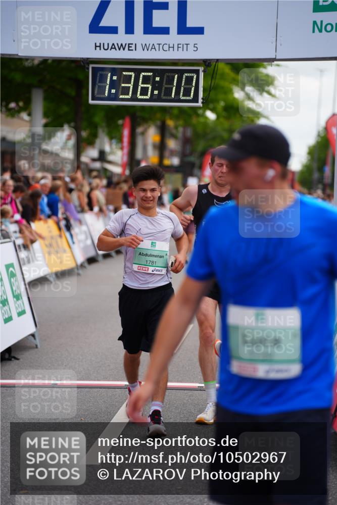 20.09.2026 - PSD Bank Halbmarathon LAZAROV Photography http://msf.ph/oto/10502967 20.09.2026 11:36:10 Ziel 1105, 1739, 1781, 2349, 2848, 3176, 4500 meine-sportfotos.de