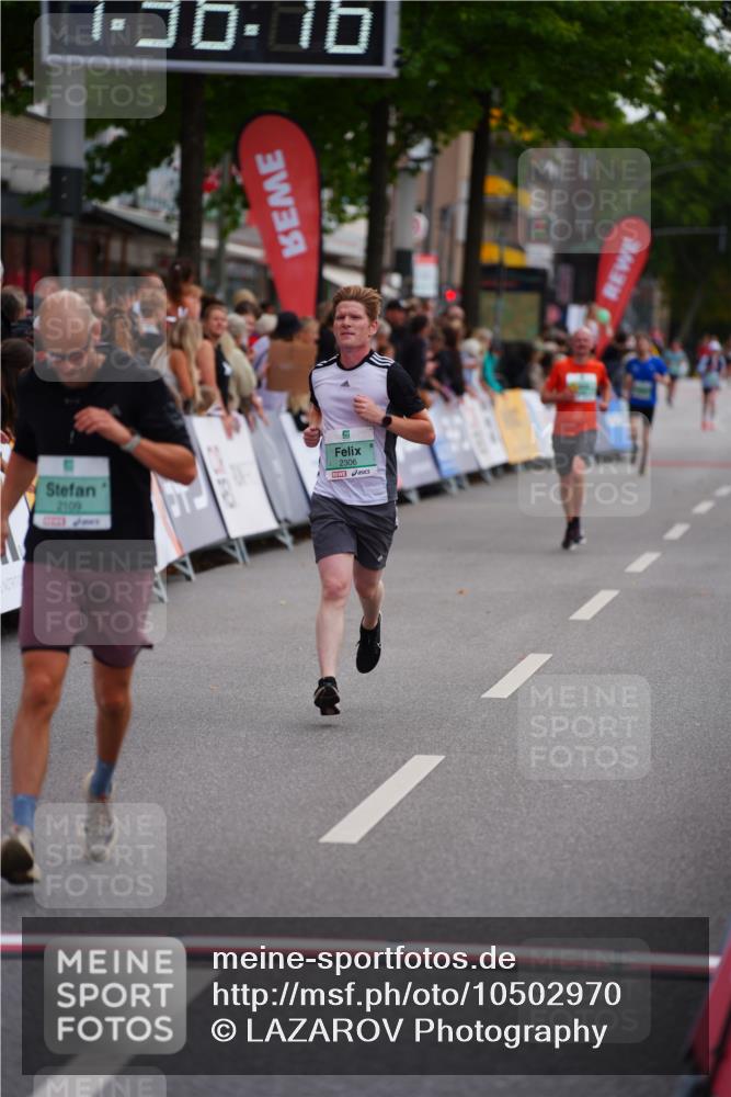 20.09.2026 - PSD Bank Halbmarathon LAZAROV Photography http://msf.ph/oto/10502970 20.09.2026 11:36:16 Ziel 1781, 2109, 2306, 3176, 4500 meine-sportfotos.de