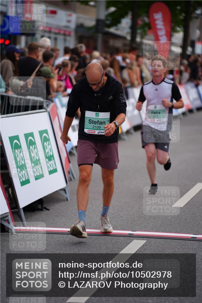 20.09.2026 - PSD Bank Halbmarathon LAZAROV Photography http://msf.ph/oto/10502978 20.09.2026 11:36:17 Ziel 1193, 1781, 2109, 2306, 4500 meine-sportfotos.de