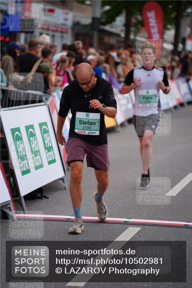 20.09.2026 - PSD Bank Halbmarathon LAZAROV Photography http://msf.ph/oto/10502981 20.09.2026 11:36:17 Ziel 1193, 1781, 2109, 2306, 4500 meine-sportfotos.de