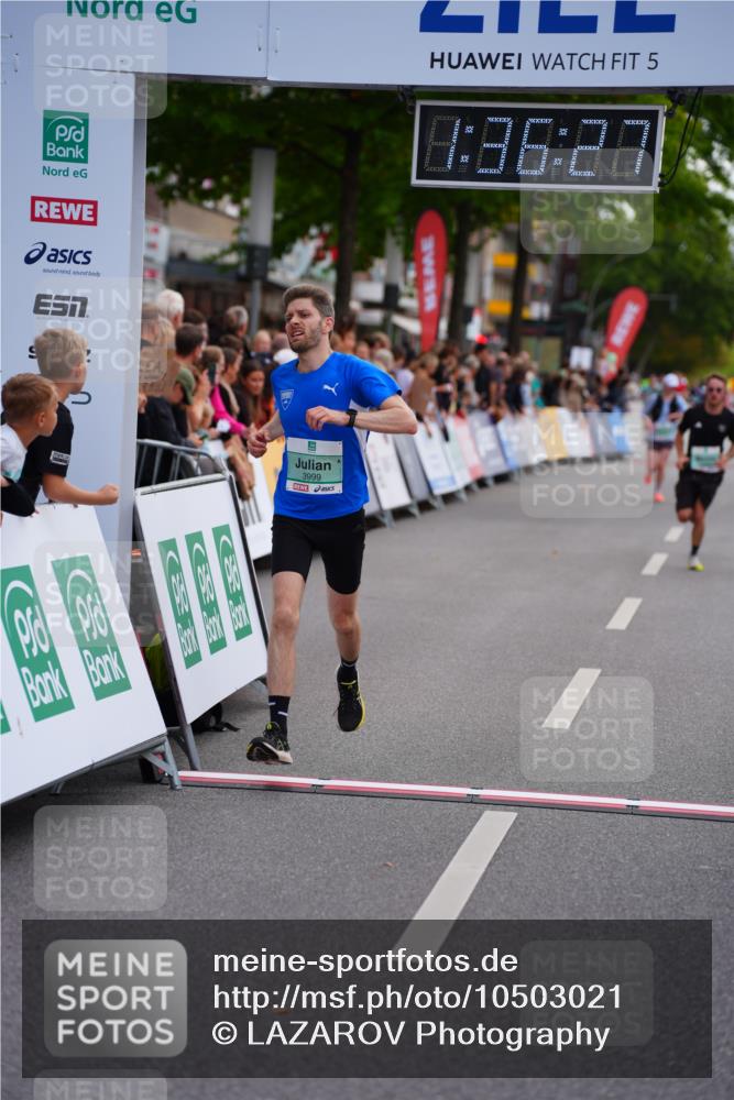 20.09.2026 - PSD Bank Halbmarathon LAZAROV Photography http://msf.ph/oto/10503021 20.09.2026 11:36:26 Ziel 1193, 2306, 3999, 4052 meine-sportfotos.de