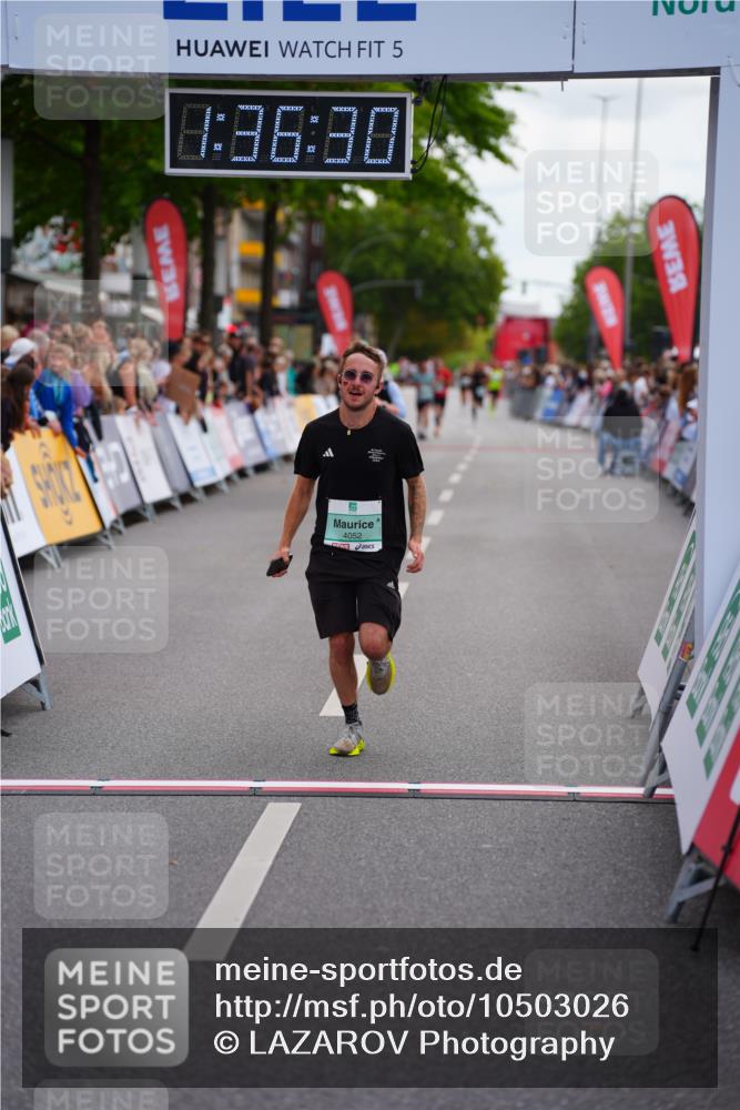 20.09.2026 - PSD Bank Halbmarathon LAZAROV Photography http://msf.ph/oto/10503026 20.09.2026 11:36:30 Ziel 2165, 3999, 4052 meine-sportfotos.de