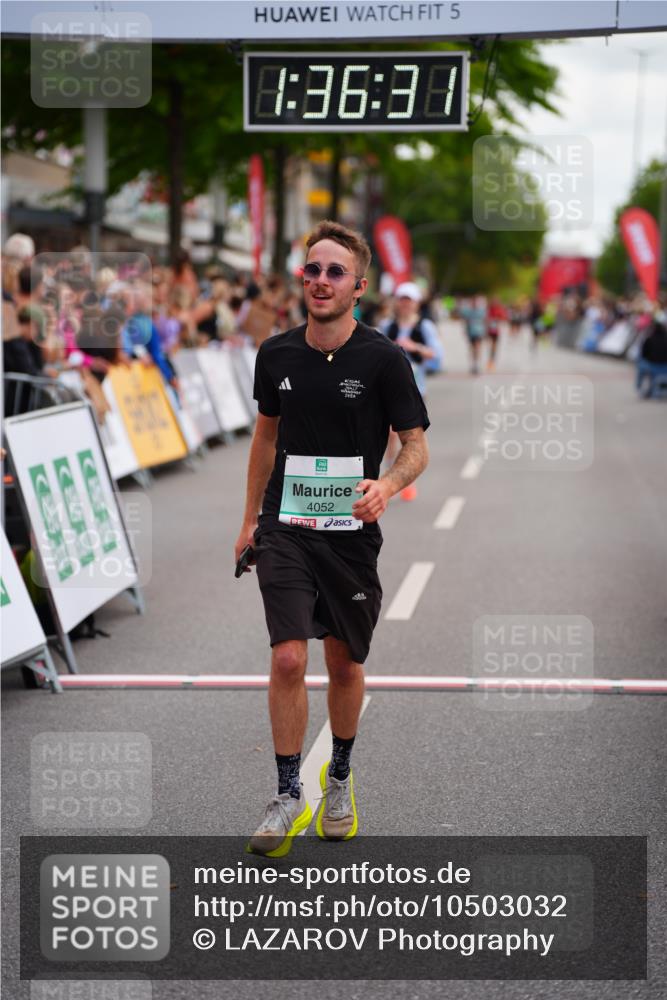20.09.2026 - PSD Bank Halbmarathon LAZAROV Photography http://msf.ph/oto/10503032 20.09.2026 11:36:31 Ziel 2165, 3999, 4052 meine-sportfotos.de
