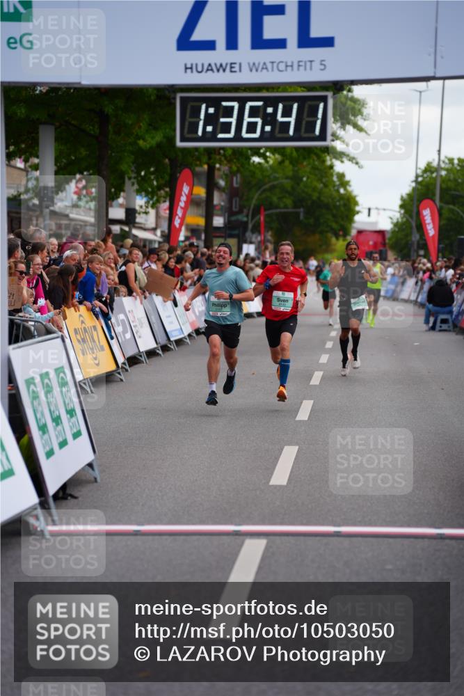 20.09.2026 - PSD Bank Halbmarathon LAZAROV Photography http://msf.ph/oto/10503050 20.09.2026 11:36:41 Ziel 2157, 2165, 2722, 4143 meine-sportfotos.de