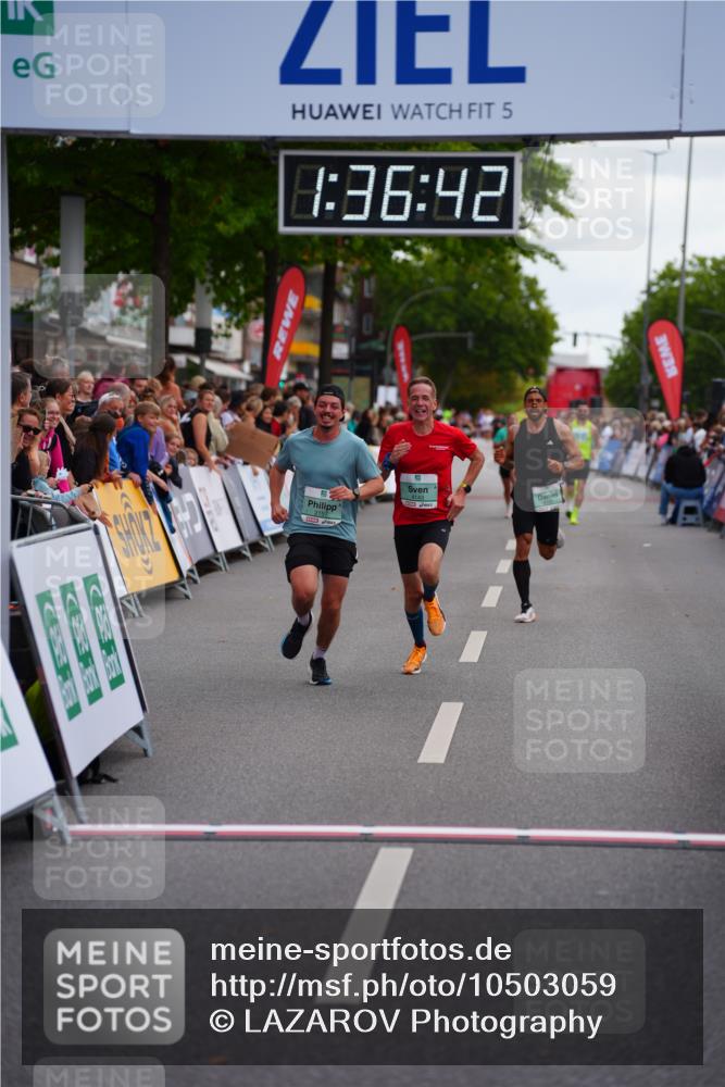 20.09.2026 - PSD Bank Halbmarathon LAZAROV Photography http://msf.ph/oto/10503059 20.09.2026 11:36:41 Ziel 2157, 2165, 2722, 4143 meine-sportfotos.de