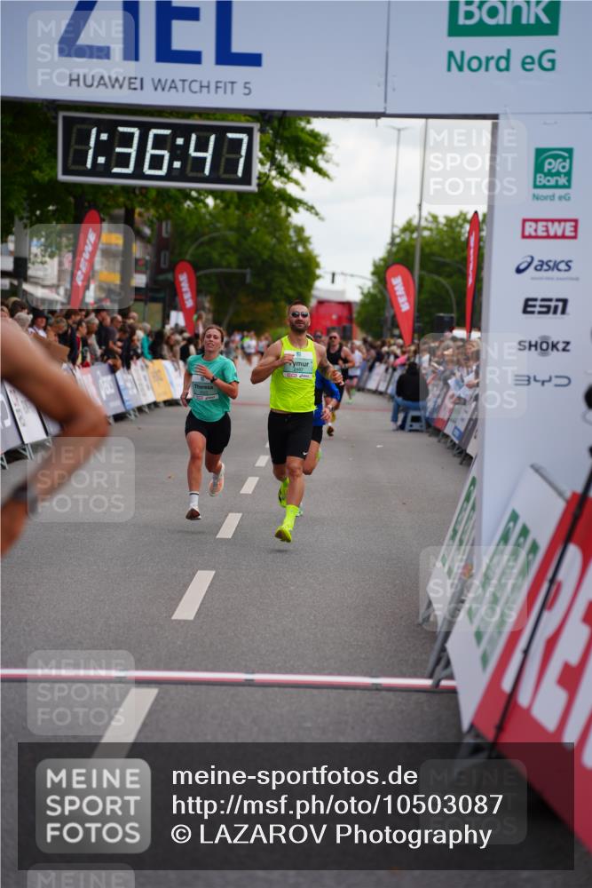 20.09.2026 - PSD Bank Halbmarathon LAZAROV Photography http://msf.ph/oto/10503087 20.09.2026 11:36:47 Ziel 1670, 2157, 2487, 2722, 4143, 4503 meine-sportfotos.de