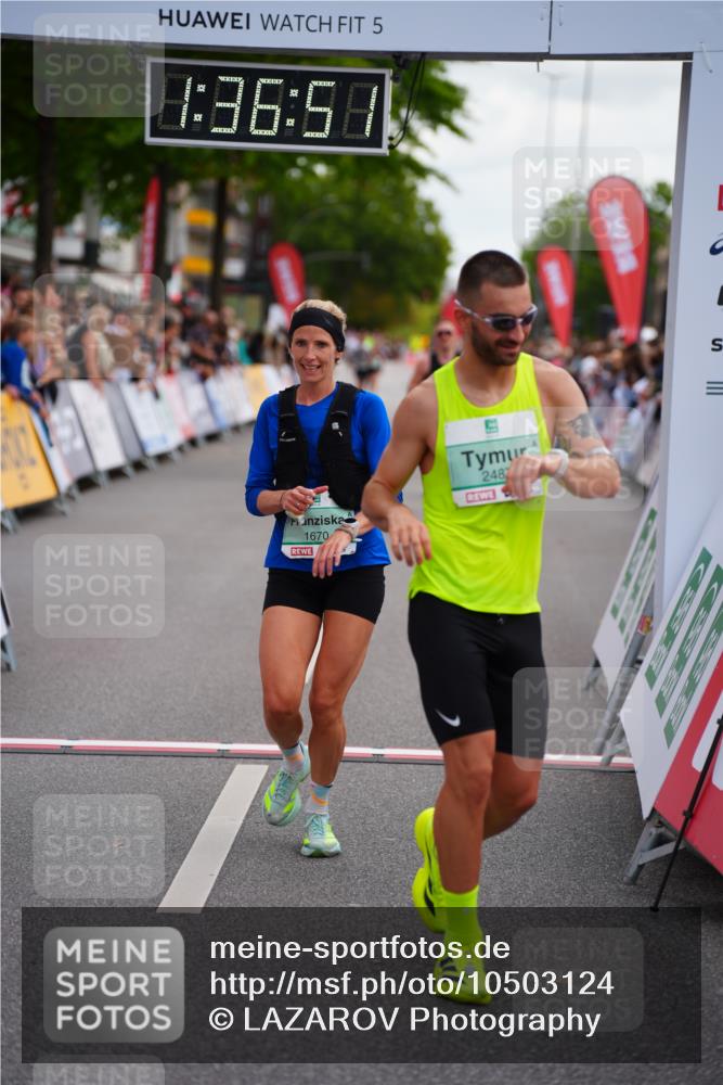 20.09.2026 - PSD Bank Halbmarathon LAZAROV Photography http://msf.ph/oto/10503124 20.09.2026 11:36:50 Ziel 1319, 1670, 2157, 2487, 2722, 4143, 4503 meine-sportfotos.de