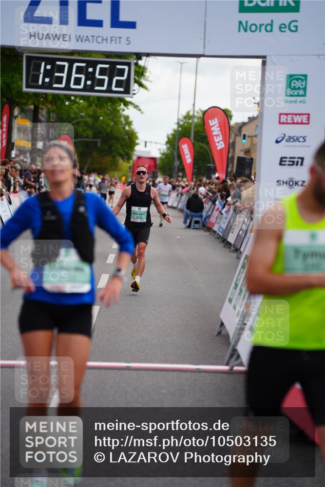 20.09.2026 - PSD Bank Halbmarathon LAZAROV Photography http://msf.ph/oto/10503135 20.09.2026 11:36:52 Ziel 1319, 1670, 2487, 2722, 4142, 4503 meine-sportfotos.de