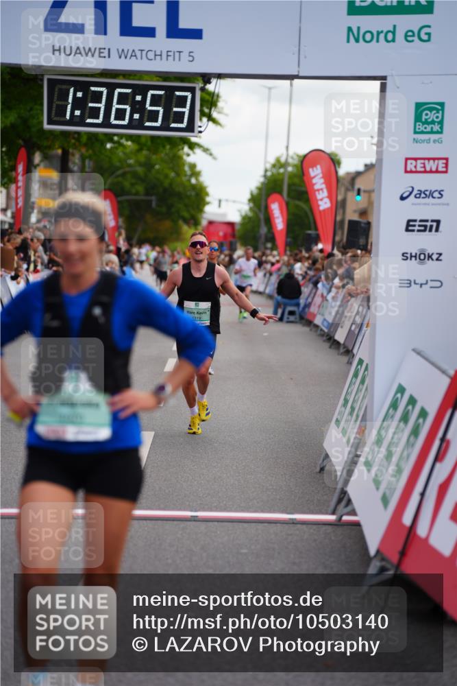 20.09.2026 - PSD Bank Halbmarathon LAZAROV Photography http://msf.ph/oto/10503140 20.09.2026 11:36:52 Ziel 1319, 1670, 2487, 2722, 4142, 4503 meine-sportfotos.de