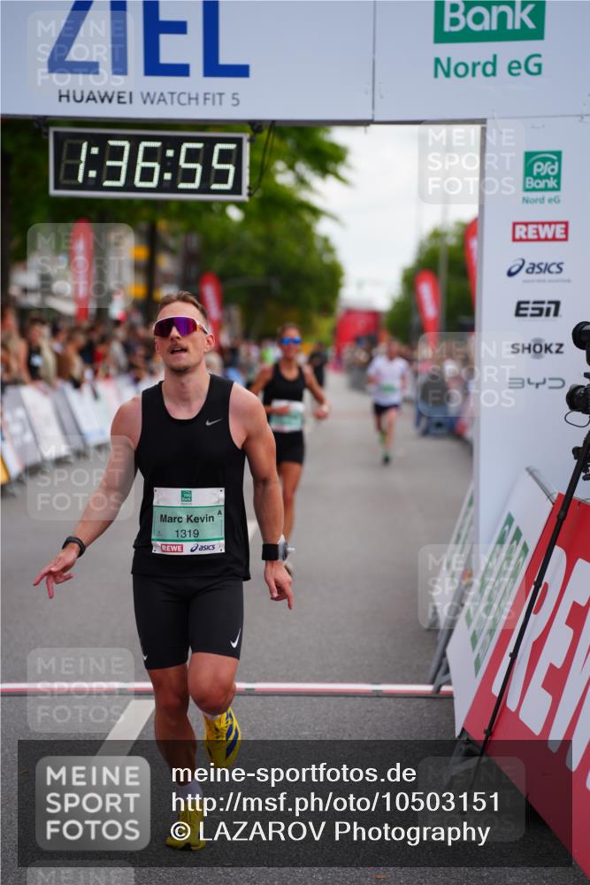 20.09.2026 - PSD Bank Halbmarathon LAZAROV Photography http://msf.ph/oto/10503151 20.09.2026 11:36:54 Ziel 1319, 1670, 2487, 4142, 4503 meine-sportfotos.de