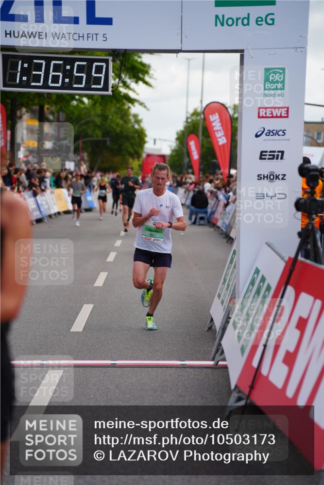 20.09.2026 - PSD Bank Halbmarathon LAZAROV Photography http://msf.ph/oto/10503173 20.09.2026 11:36:58 Ziel 1319, 1670, 4142, 4651 meine-sportfotos.de