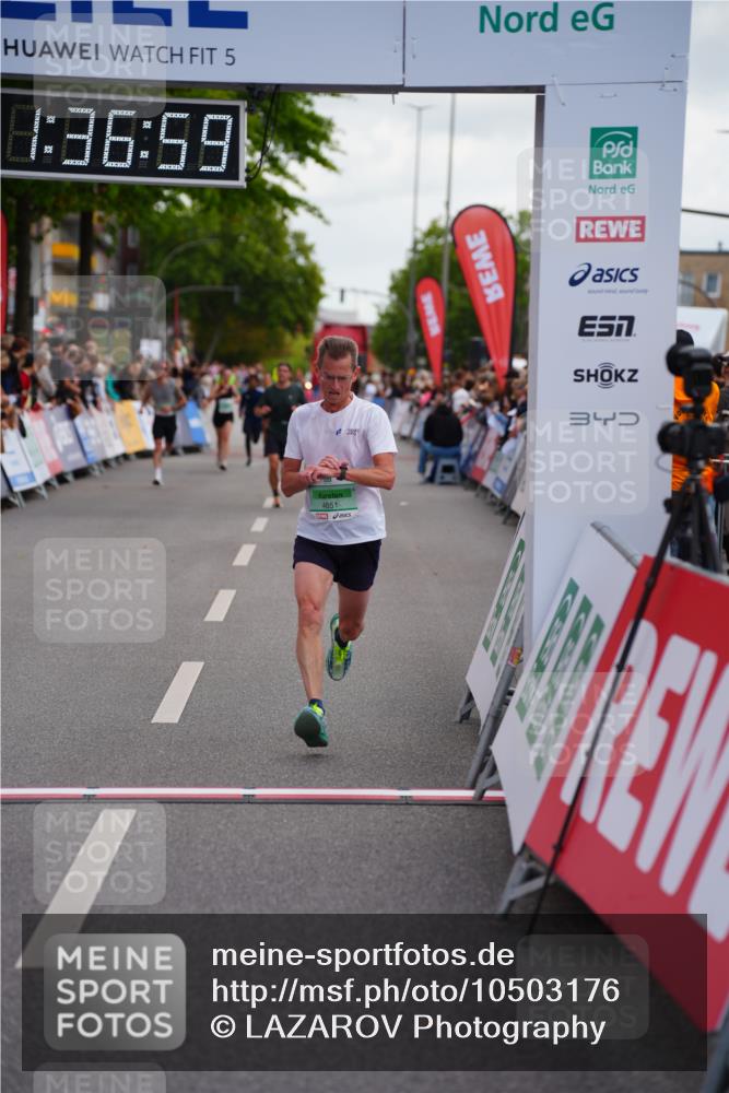 20.09.2026 - PSD Bank Halbmarathon LAZAROV Photography http://msf.ph/oto/10503176 20.09.2026 11:36:59 Ziel 1319, 4142, 4651 meine-sportfotos.de