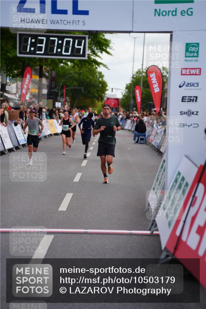 20.09.2026 - PSD Bank Halbmarathon LAZAROV Photography http://msf.ph/oto/10503179 20.09.2026 11:37:03 Ziel 2925, 4142, 4260, 4651, 4779 meine-sportfotos.de
