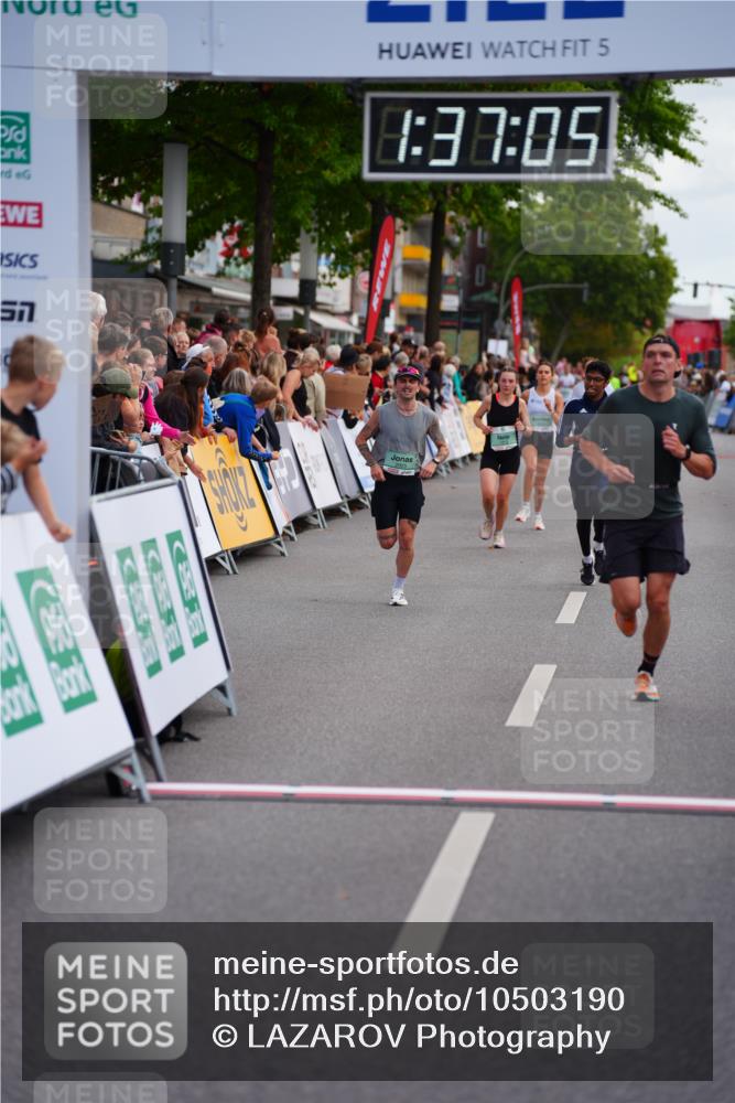 20.09.2026 - PSD Bank Halbmarathon LAZAROV Photography http://msf.ph/oto/10503190 20.09.2026 11:37:04 Ziel 2925, 3299, 4142, 4260, 4651, 4779 meine-sportfotos.de