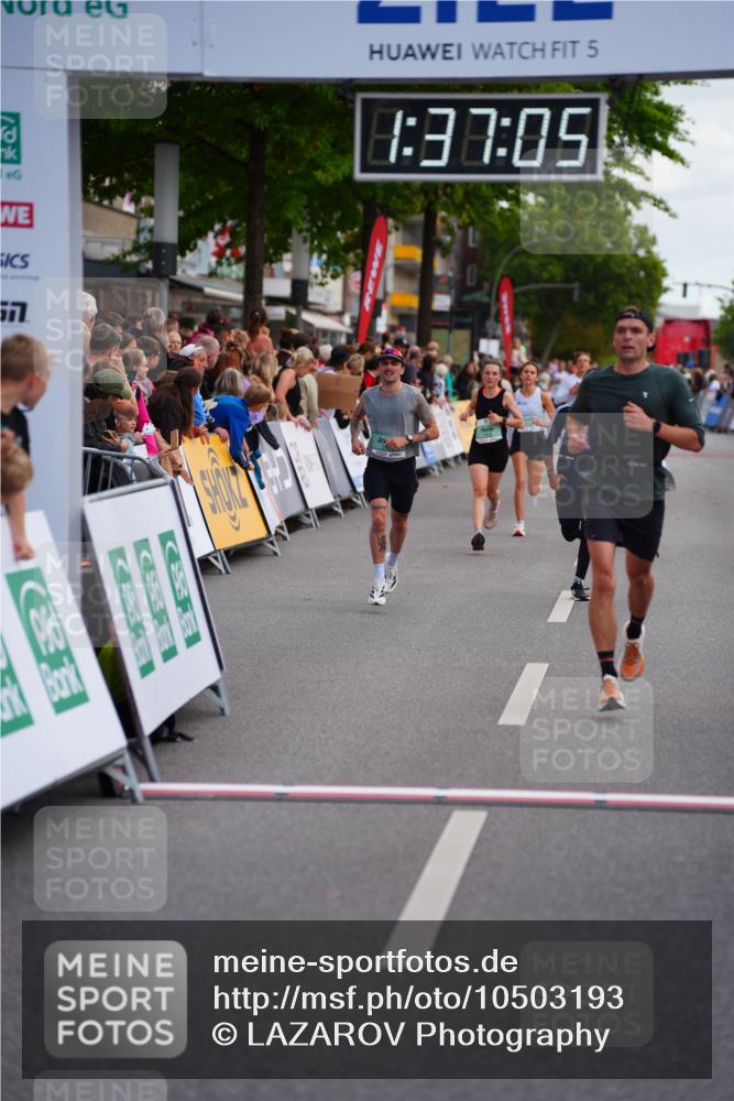 20.09.2026 - PSD Bank Halbmarathon LAZAROV Photography http://msf.ph/oto/10503193 20.09.2026 11:37:05 Ziel 1812, 2925, 3299, 4260, 4651, 4779 meine-sportfotos.de
