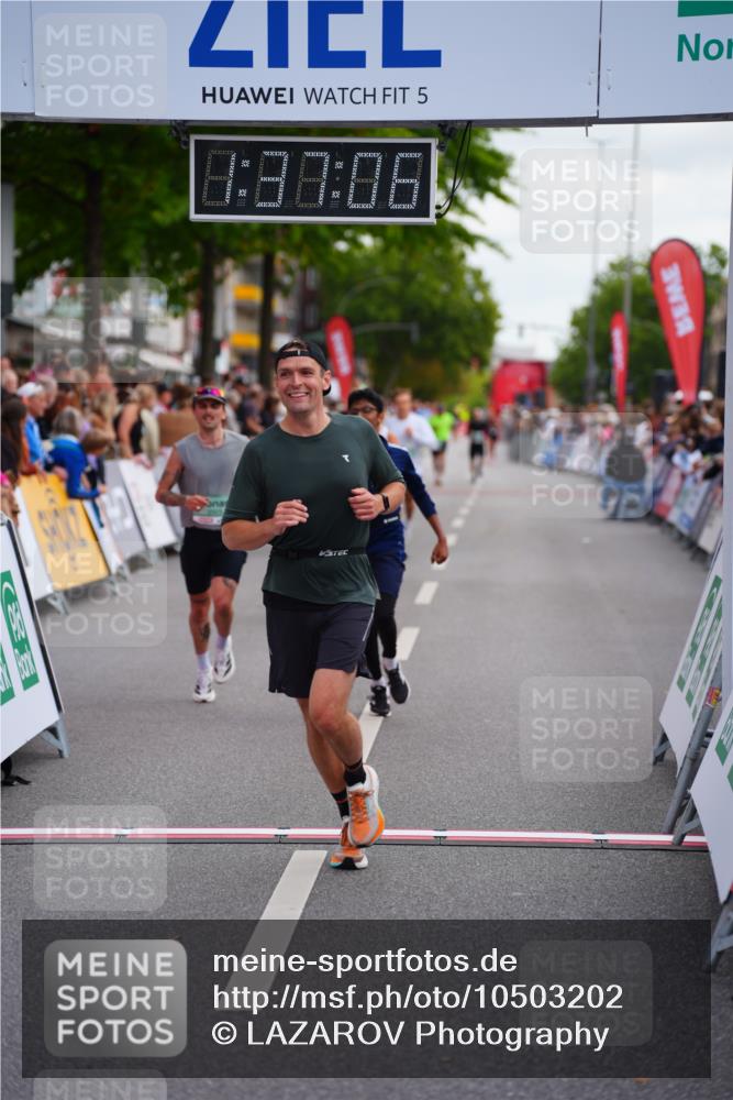 20.09.2026 - PSD Bank Halbmarathon LAZAROV Photography http://msf.ph/oto/10503202 20.09.2026 11:37:06 Ziel 1812, 2925, 3299, 4260, 4651, 4779 meine-sportfotos.de