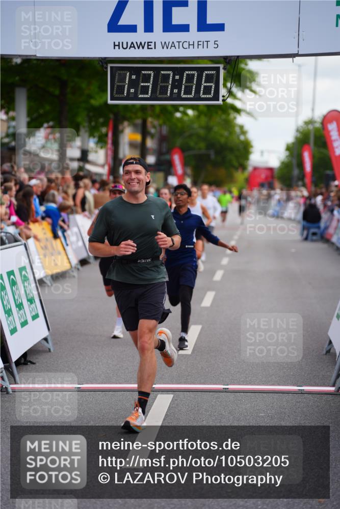 20.09.2026 - PSD Bank Halbmarathon LAZAROV Photography http://msf.ph/oto/10503205 20.09.2026 11:37:06 Ziel 1812, 2925, 3299, 4260, 4651, 4779 meine-sportfotos.de