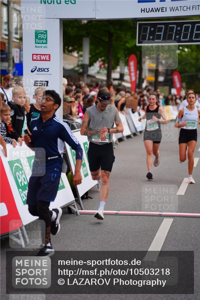 20.09.2026 - PSD Bank Halbmarathon LAZAROV Photography http://msf.ph/oto/10503218 20.09.2026 11:37:07 Ziel 1812, 2925, 3299, 4260, 4651, 4779, 4796 meine-sportfotos.de