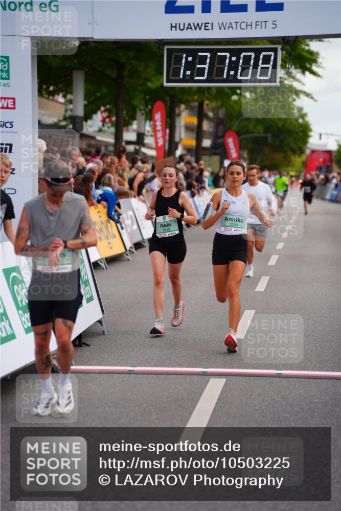 20.09.2026 - PSD Bank Halbmarathon LAZAROV Photography http://msf.ph/oto/10503225 20.09.2026 11:37:08 Ziel 1812, 2925, 3299, 4260, 4779, 4796 meine-sportfotos.de